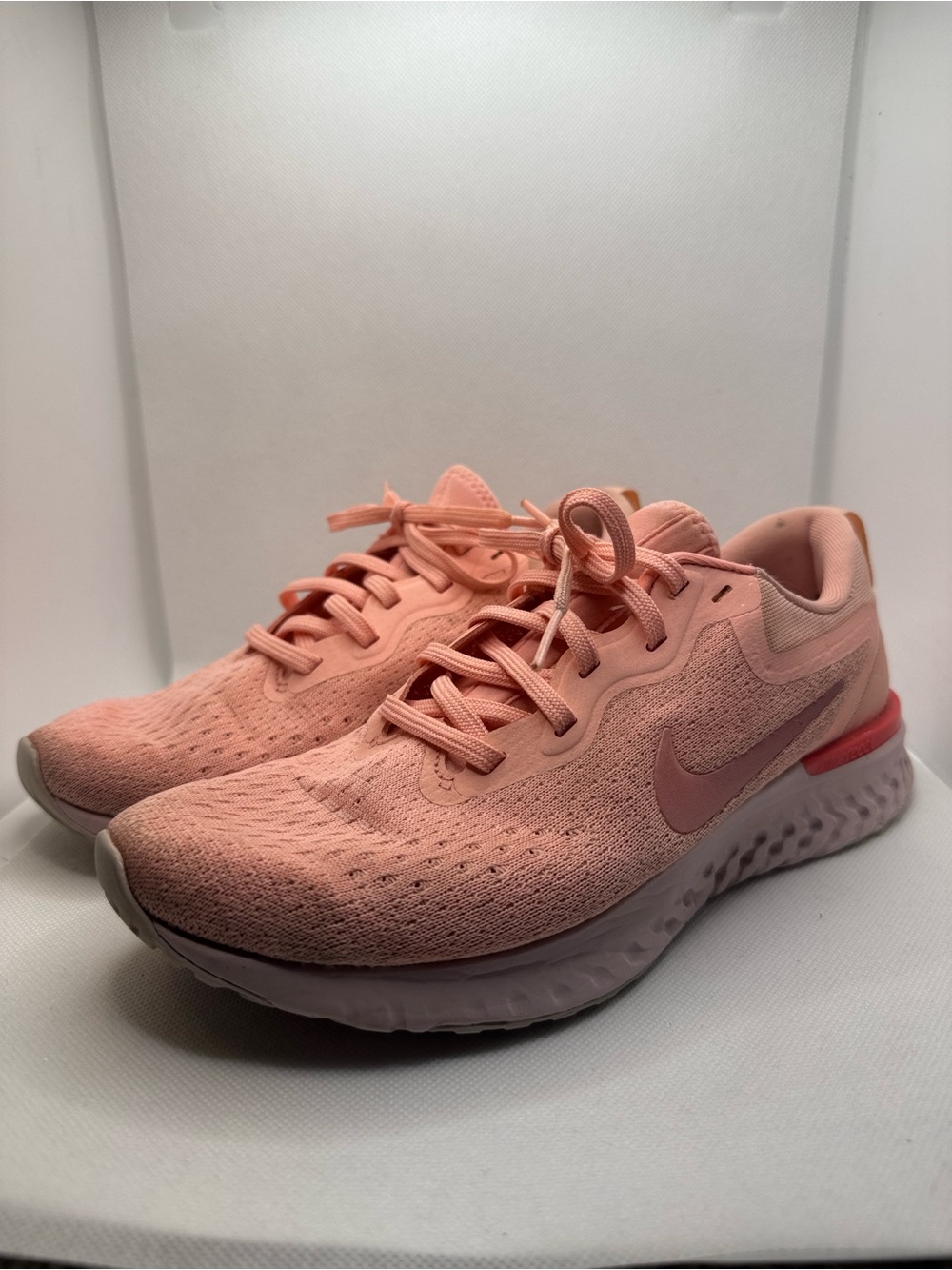 Nike Odyssey React Pink Tint Women’s Size 7.5 Running Shoe Sneaker